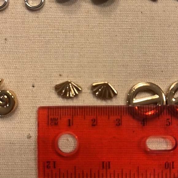 Beautiful studs 18k gold plated and rhodium different sizes - Picture 7 of 16